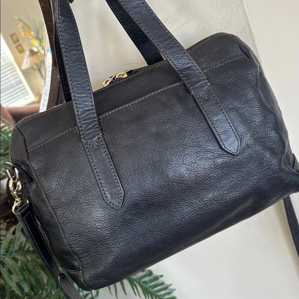 Fossil Genuine Leather Black Sydney Satchel Zippered Handbag Crossbody Purse